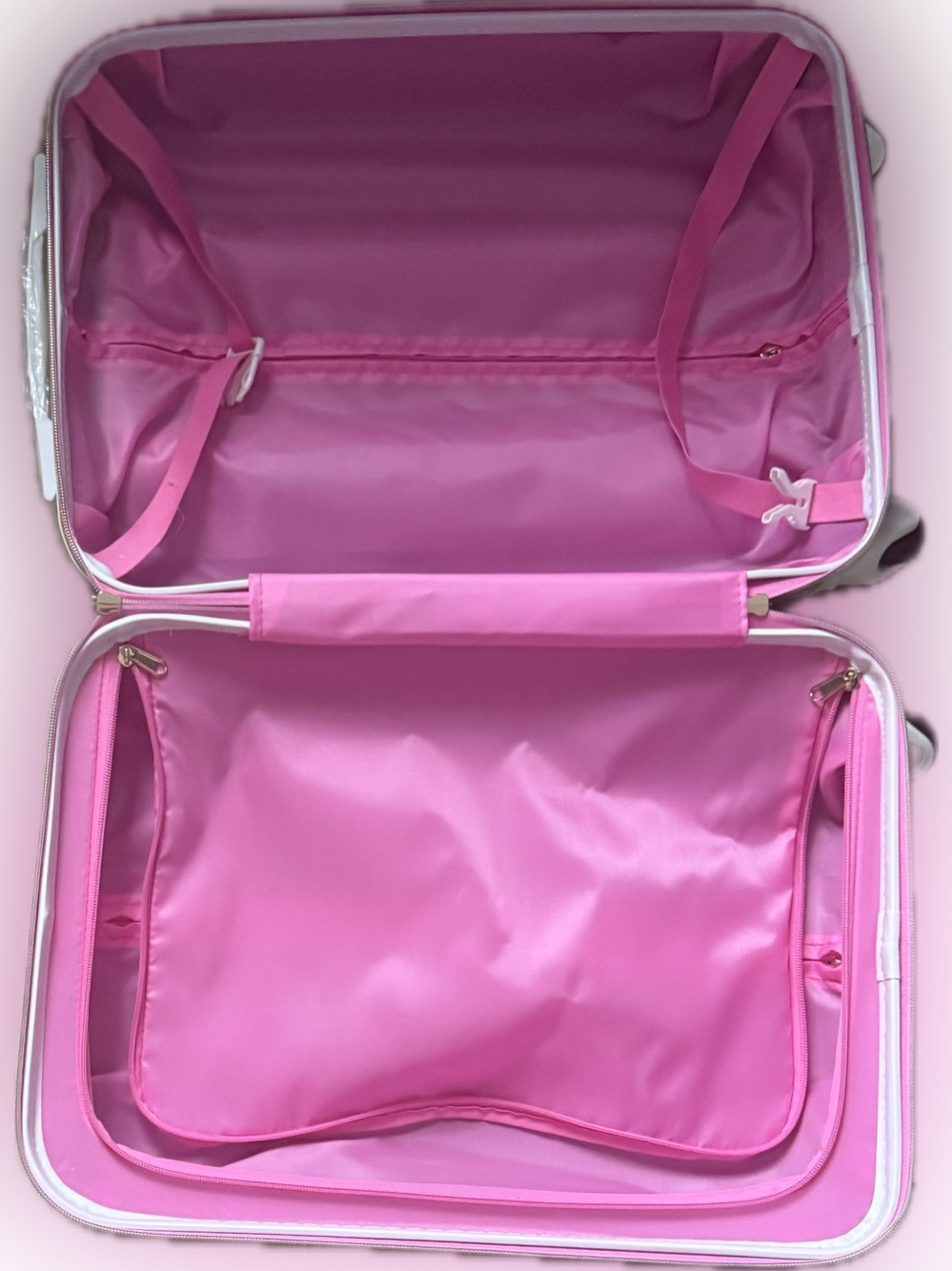 Lilly Pulitzer, new with tags, Bright delight, patch, rolling hard‎ suitcase - Picture 4 of 6